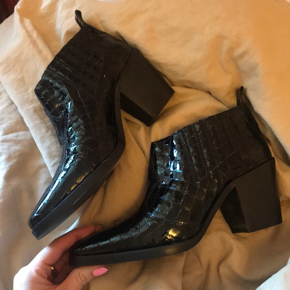 L’intervalle Crocodile Black Boots Size 40